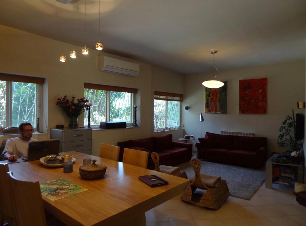 1 Or 2 Rooms With Breakfast And Parking Йерусалим Екстериор снимка